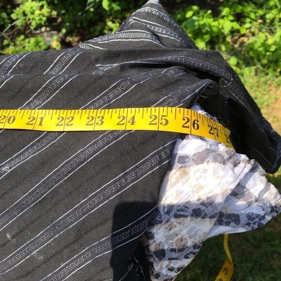 Women’s Black and White Button Down Top - Picture 7 of 9